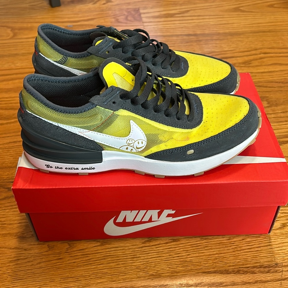 Nine Waffle One (GS) yellow/white/anthracite. Size 6Y. Fits women’s 8.5.